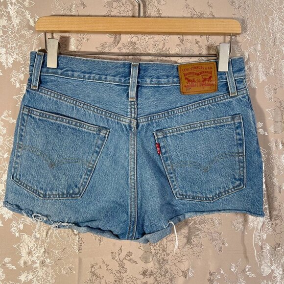 Levi's 501 Embellished Denim Shorts in Hotline Bling Distressed Size 27 - Picture 5 of 8